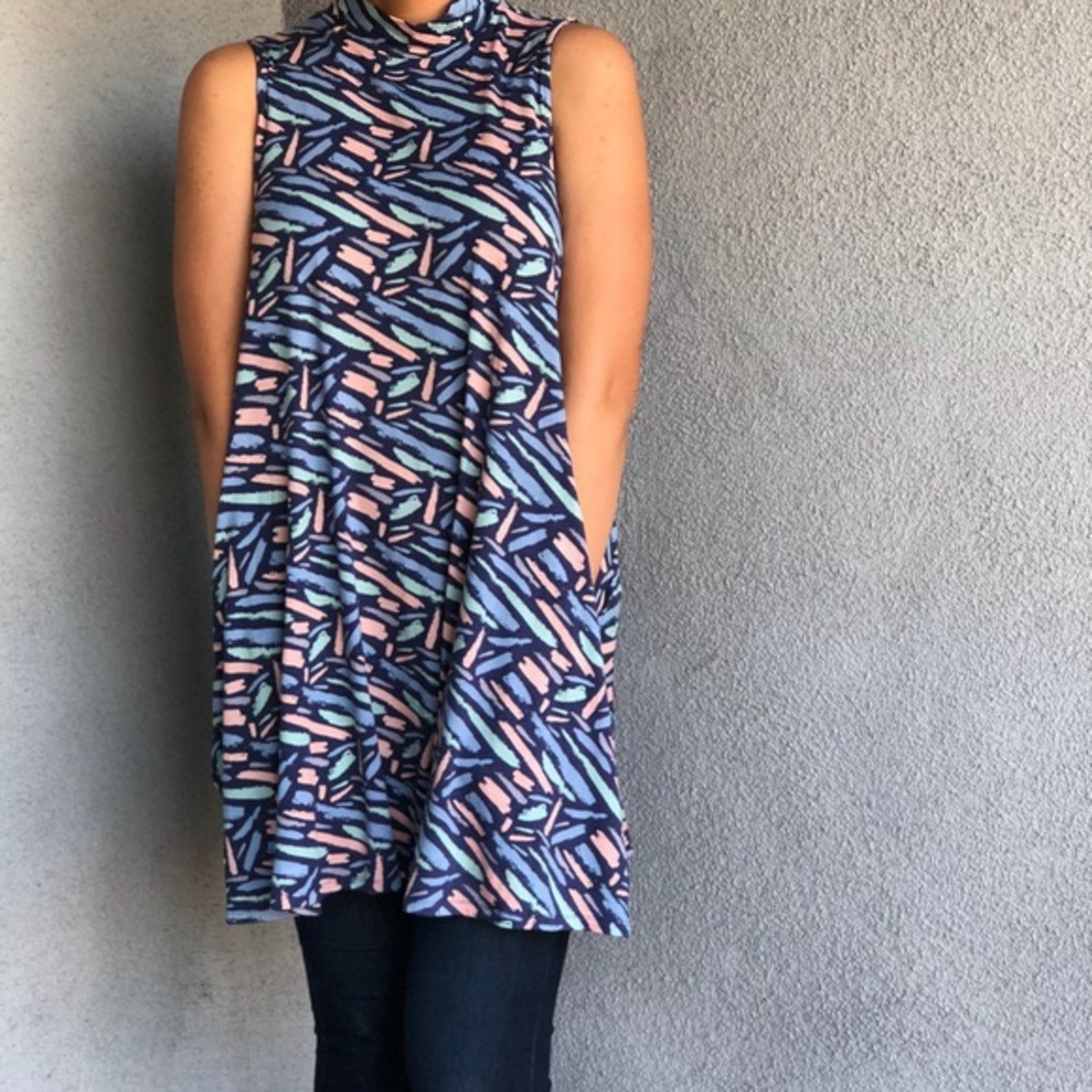Agnes & Dora Mock Neck Swing Tank Size XS